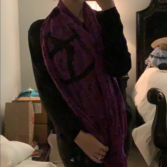 Scarf - Picture 4 of 5